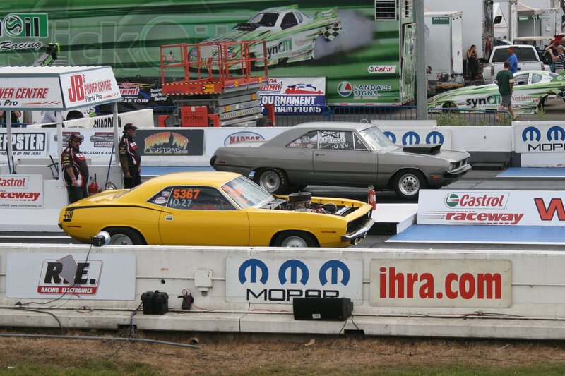Drag Racing Cars — Yellow, Competitive