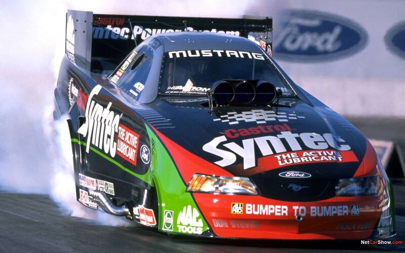 drag racing mustang