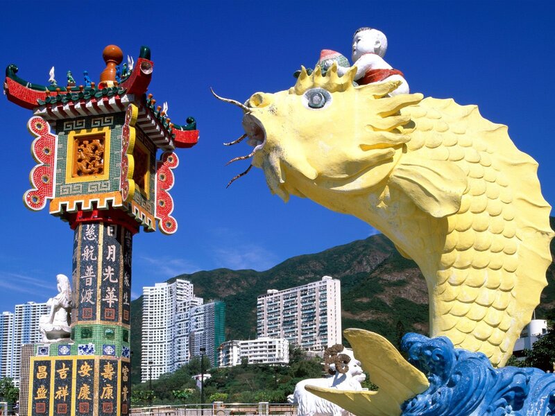 Dragon and pagoda at Tseung Kwan O