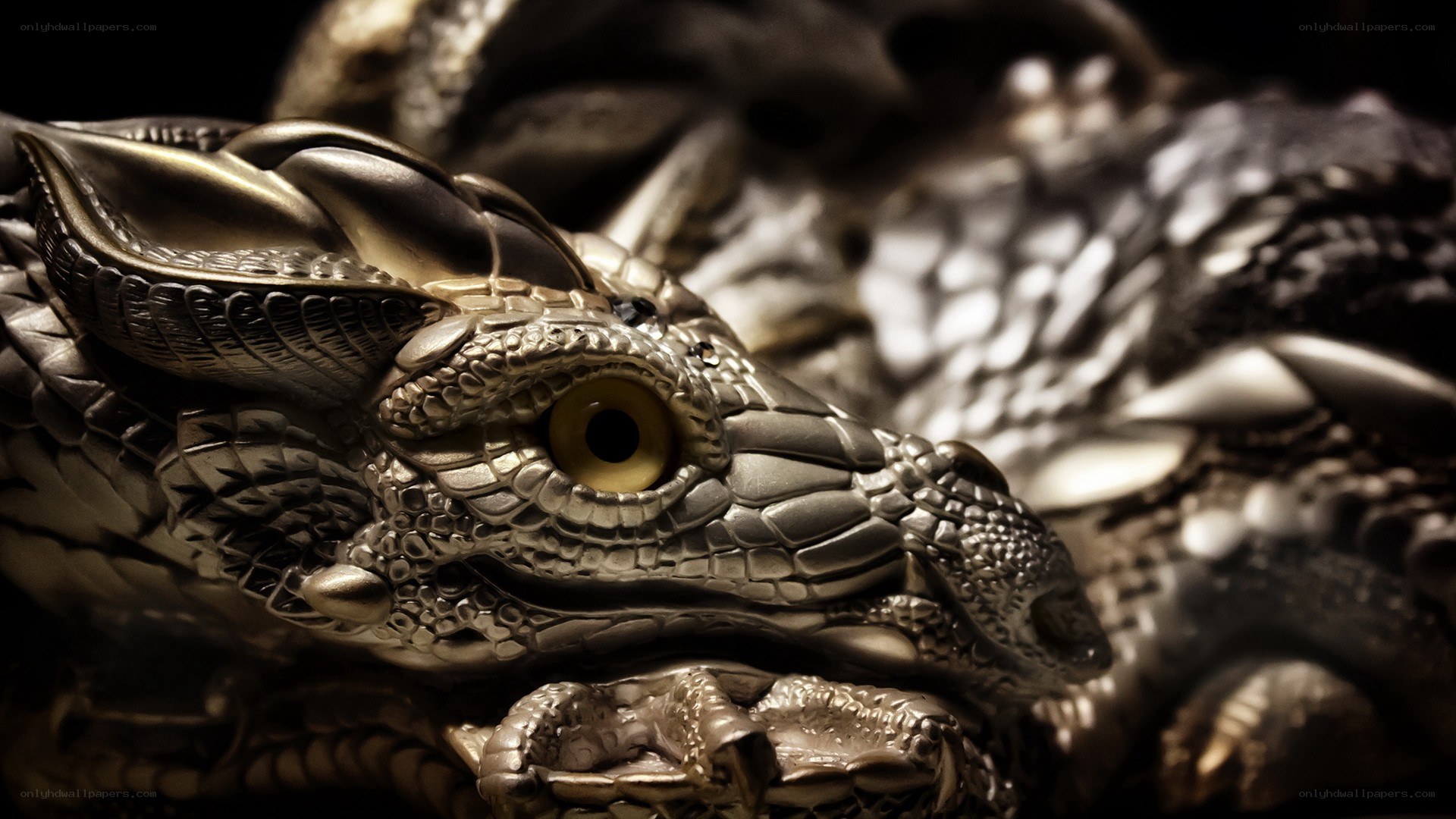 dragon sculpture close-up