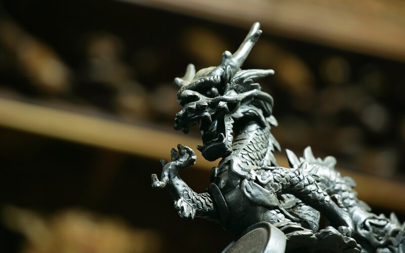 dragon statue detail