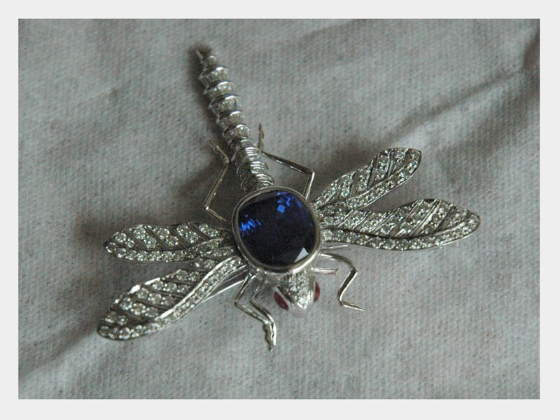 dragonfly brooch with sapphire