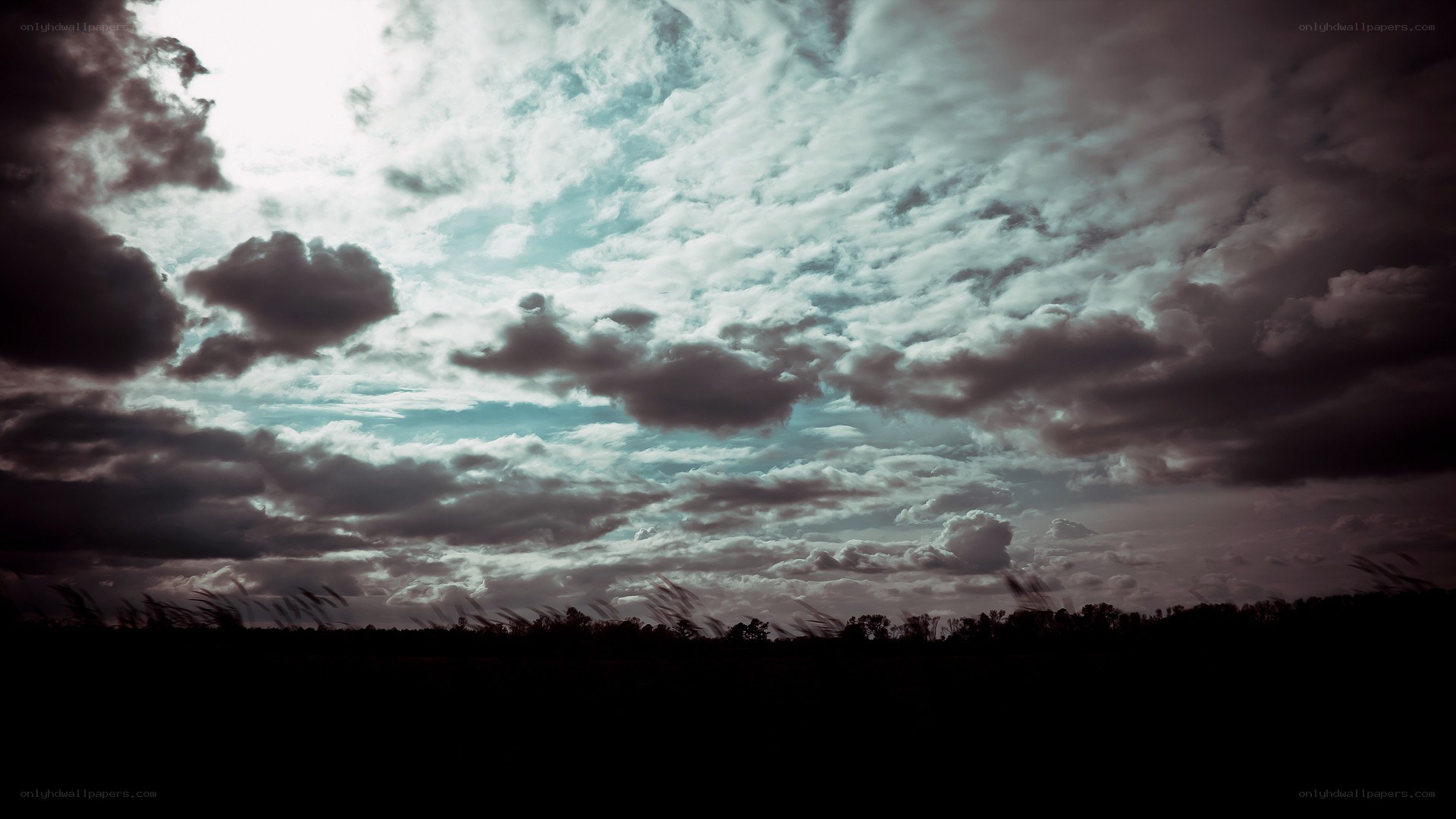 dramatic cloudy sky at dusk