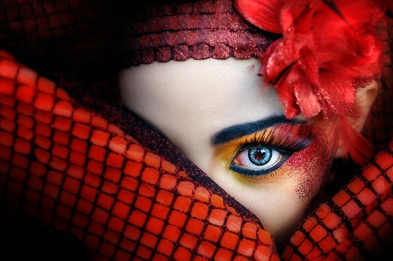 dramatic red eye makeup