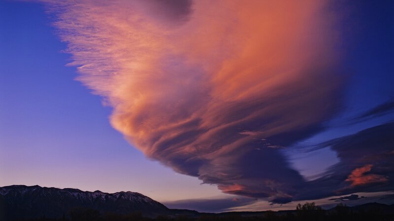 dramatic sunset cloud over mountains