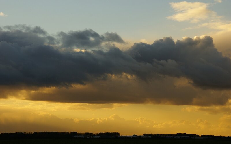 dramatic sunset clouds