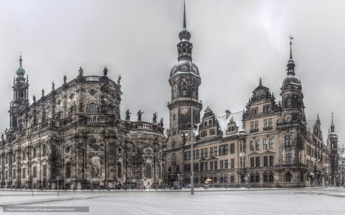 Dresden City Hall in winter
