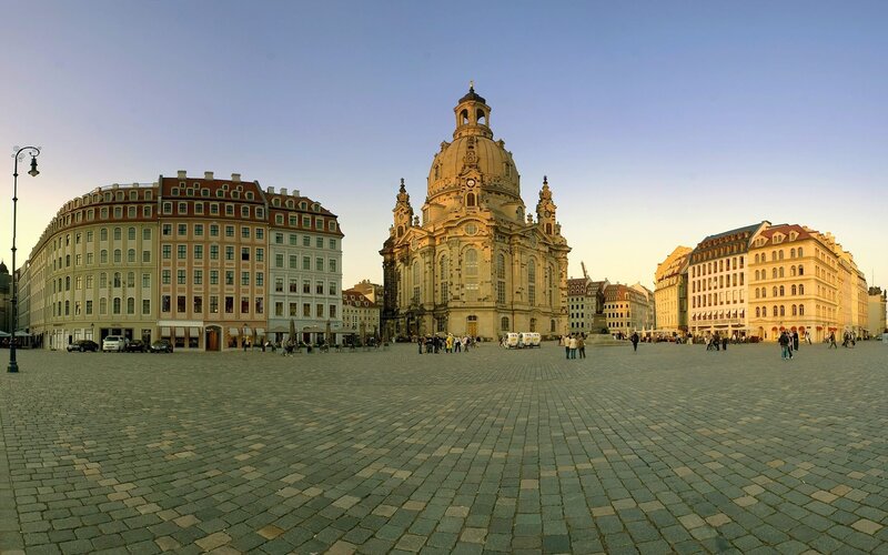 Dresden Frauenkirche — Blue, Serene