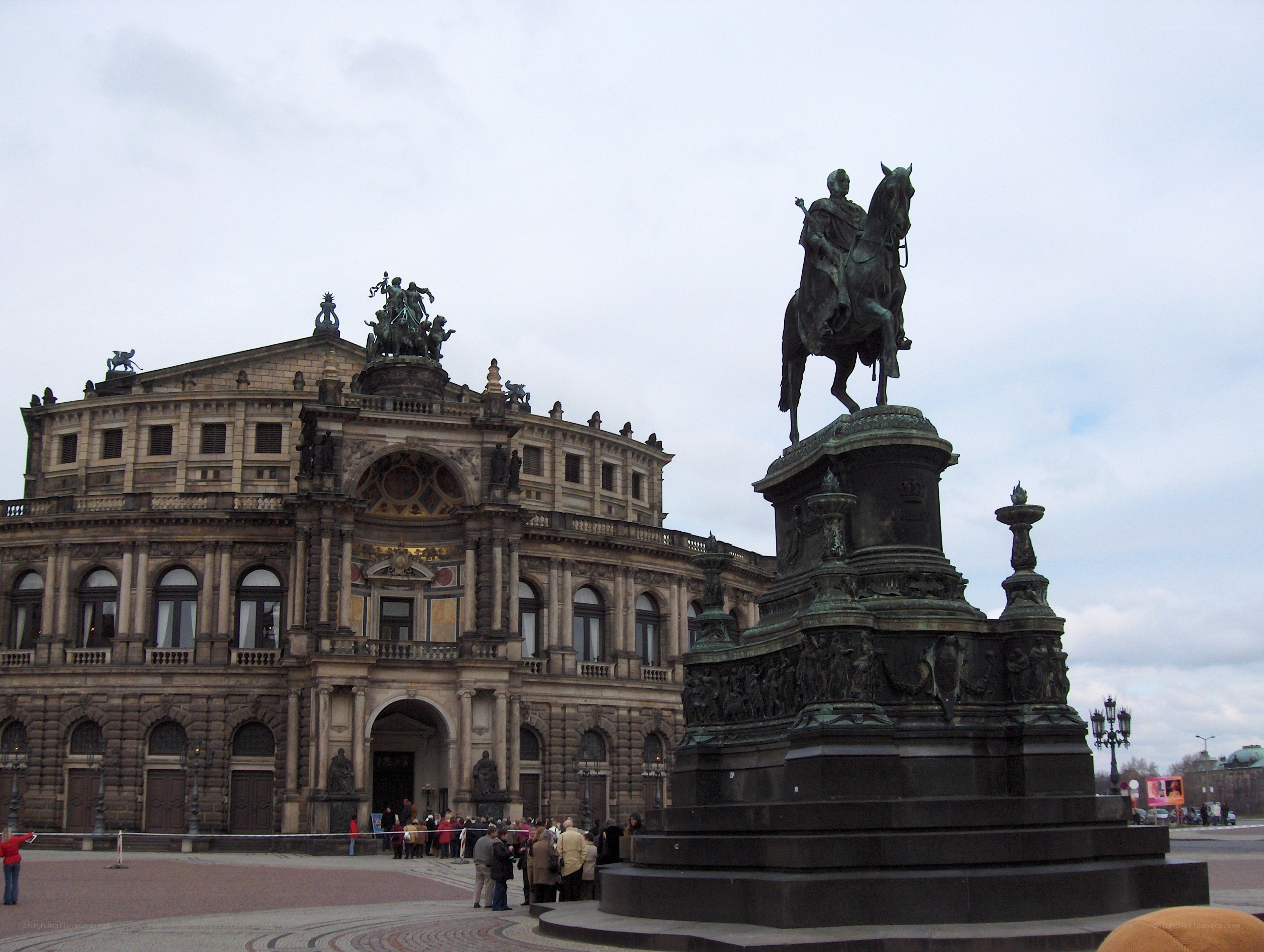 Dresden Opera House and statue