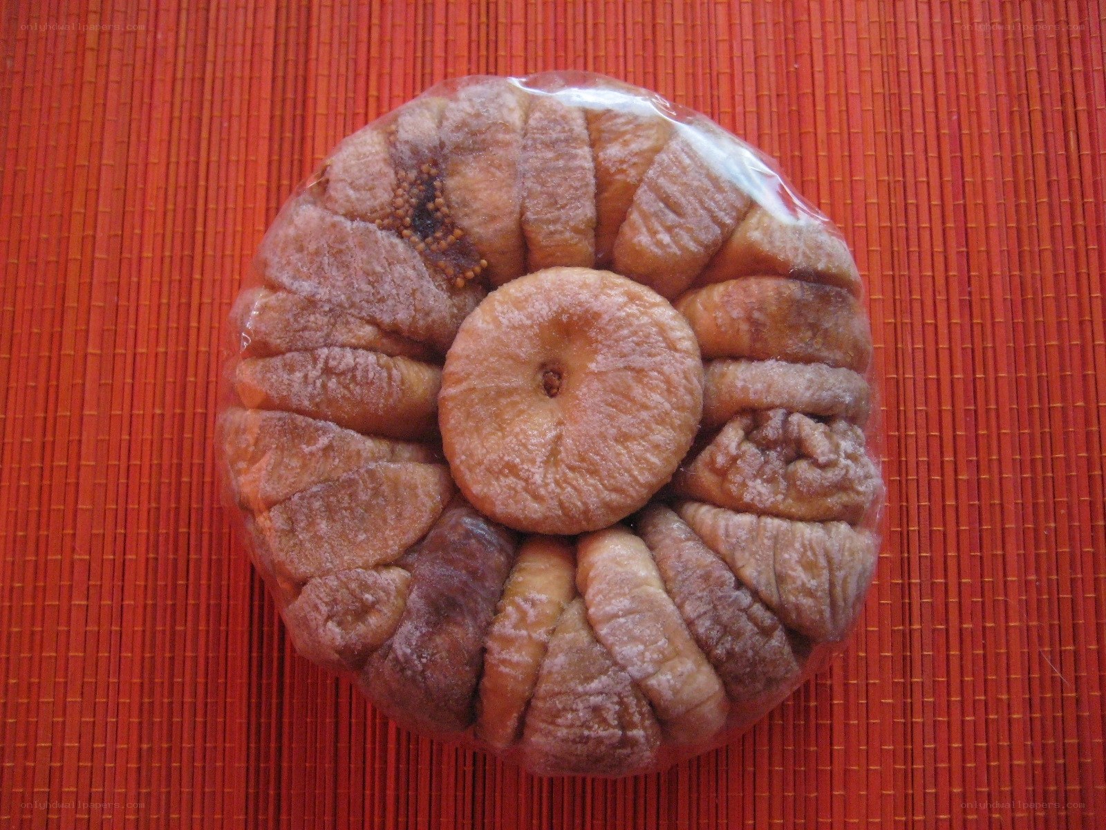 dried figs in a package