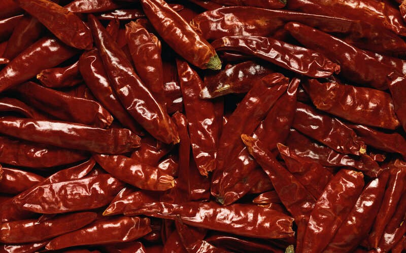 dried red chili peppers