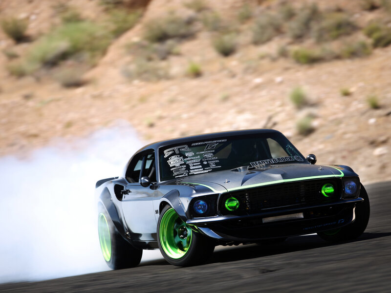 Drifting Muscle Car — Black