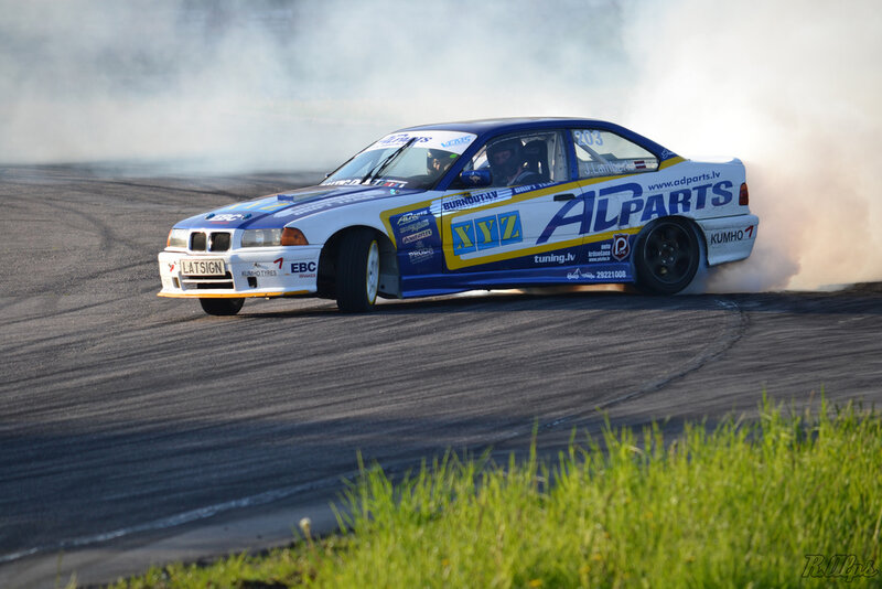 Drifting Race Car — Blue