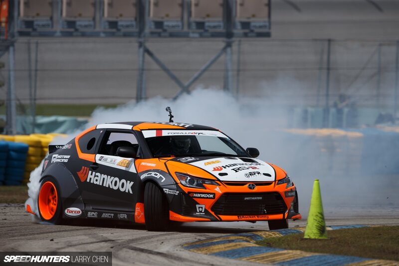 Drifting Race Car — Orange, Dynamic