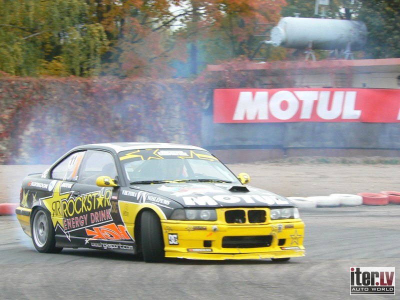 Drifting Race Car — Yellow, Dynamic