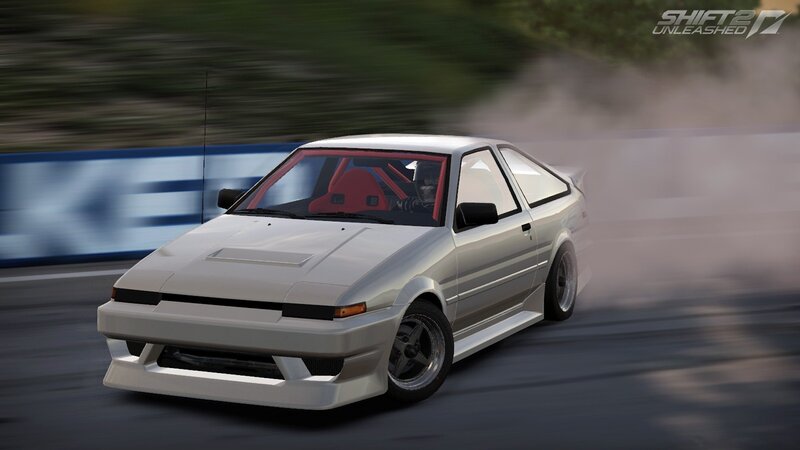 drifting white car in game