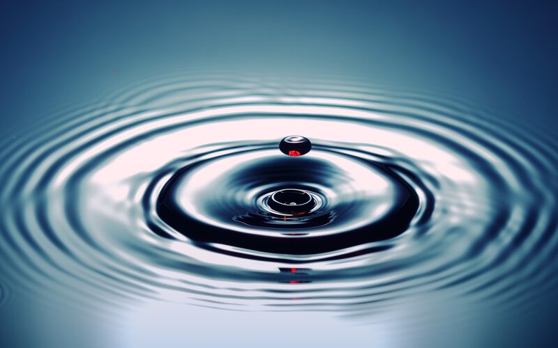Droplet Creating Ripples — White