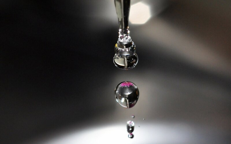 Droplet Falling from Pipette