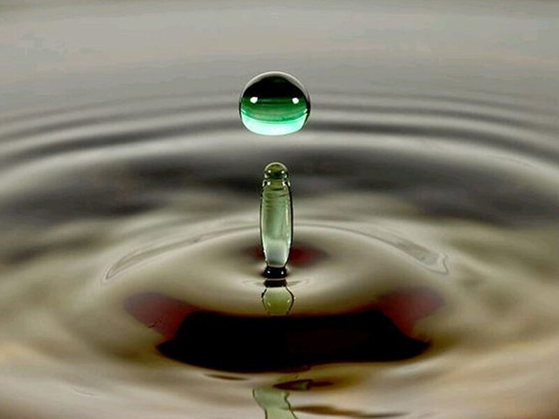 Droplet Falling into Water — Green