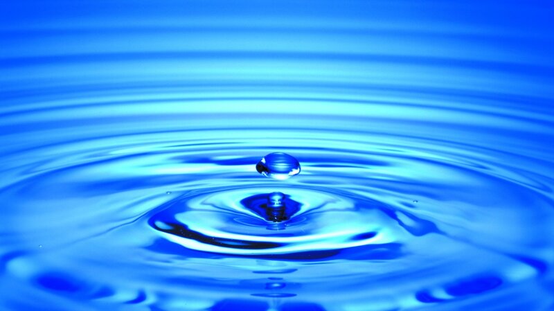 Droplet Hitting Water Surface — Blue