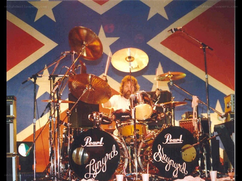 Drummer on stage with Confederate flag