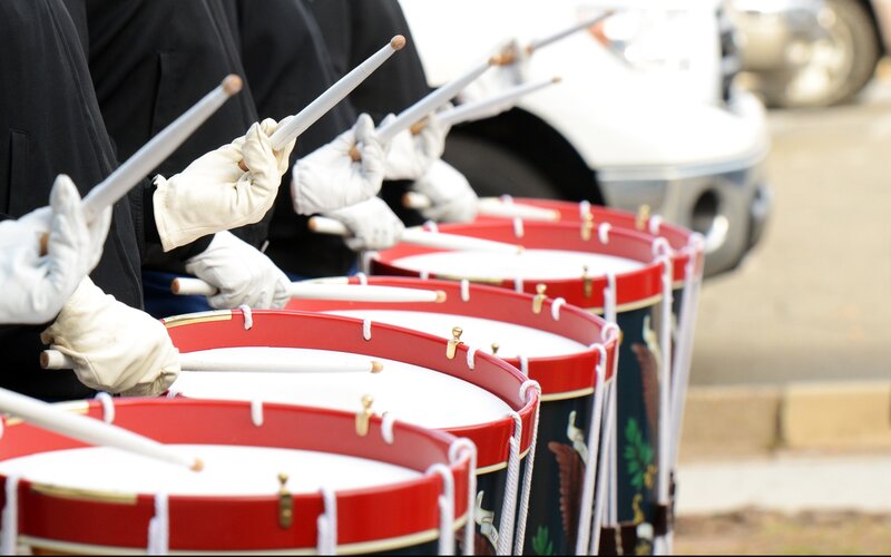 Drummers in white gloves