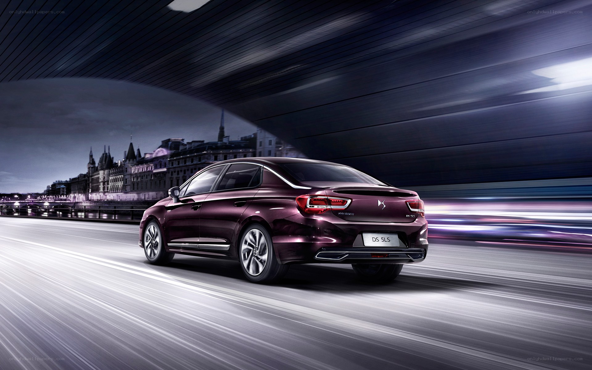 DS 5LS in motion at night