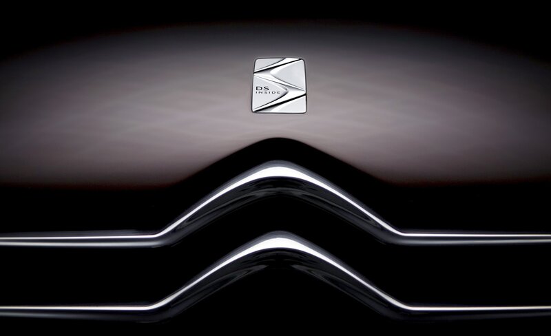 DS Inside car emblem