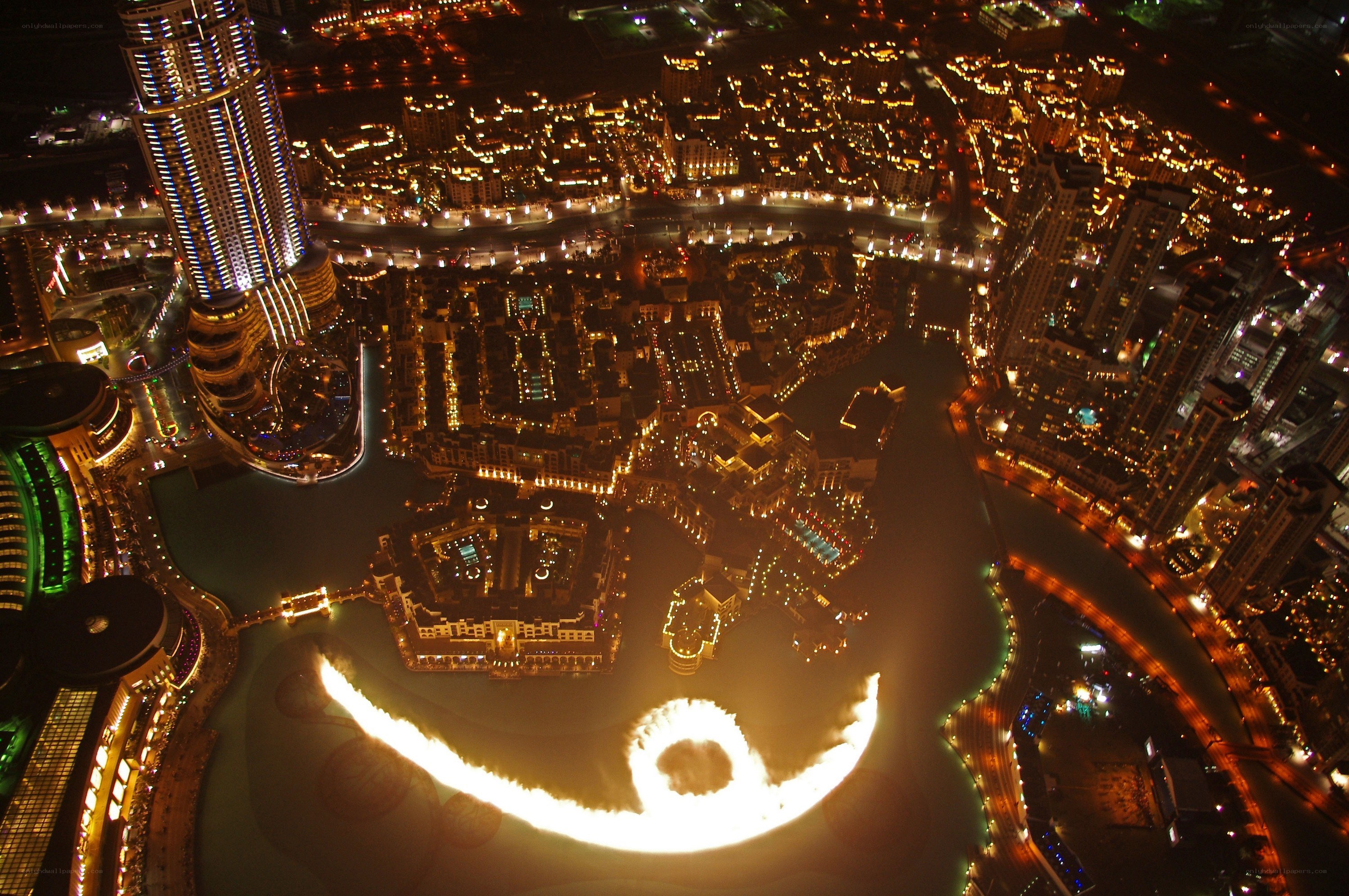 Dubai fountain at night