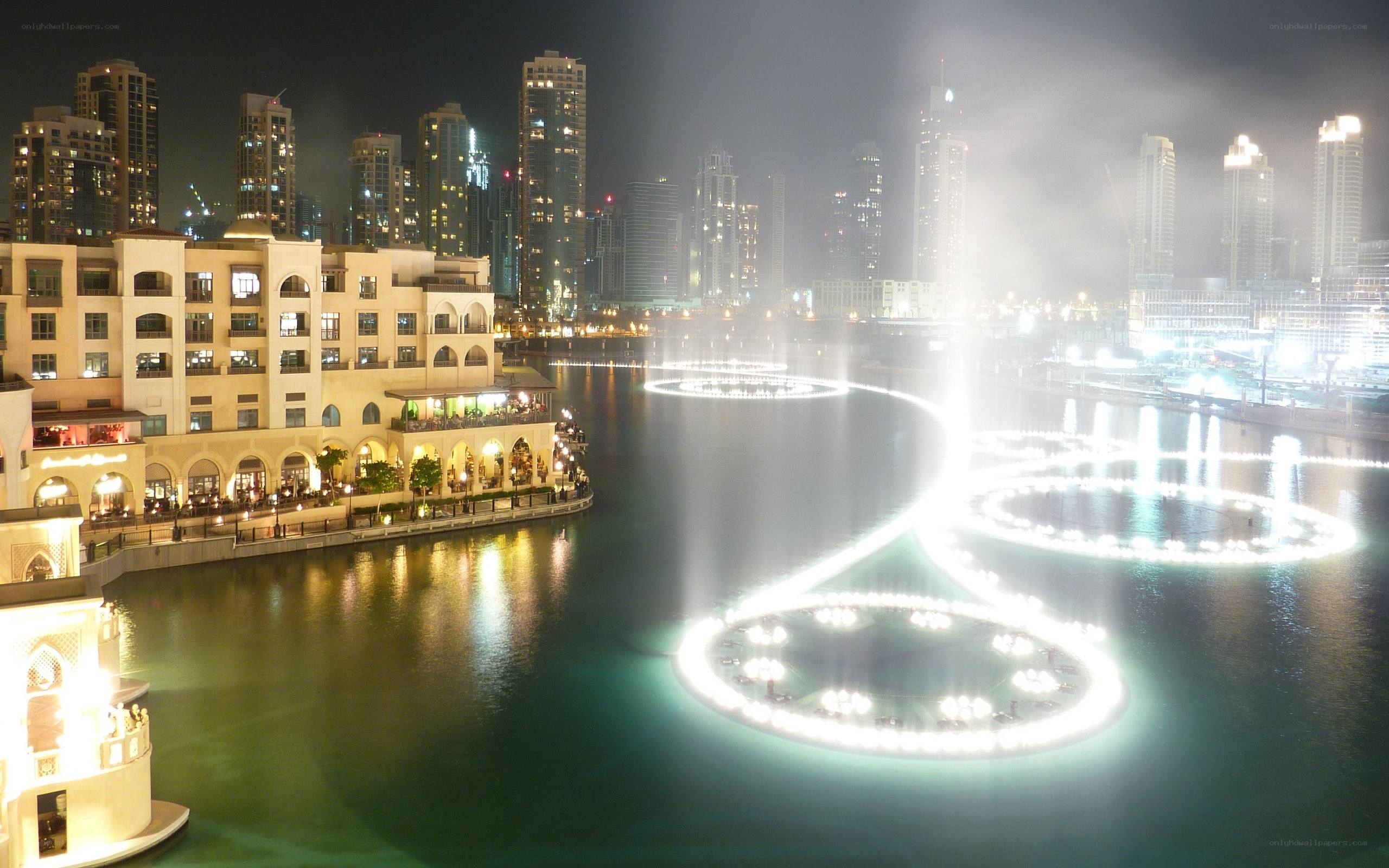 Dubai fountain at night