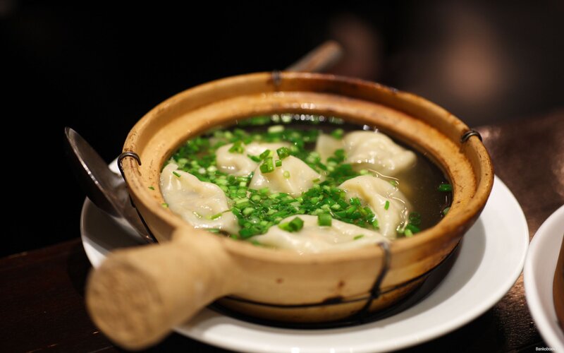 Dumplings in Clay Pot — Brown