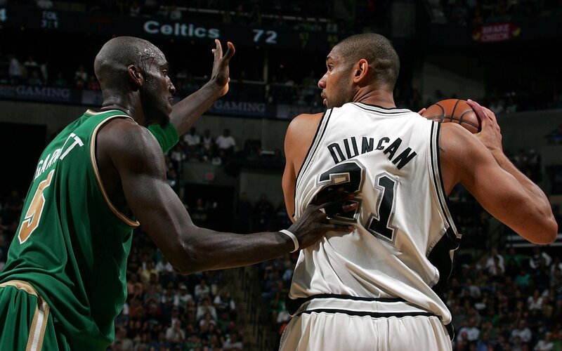 Duncan defends against Garnett