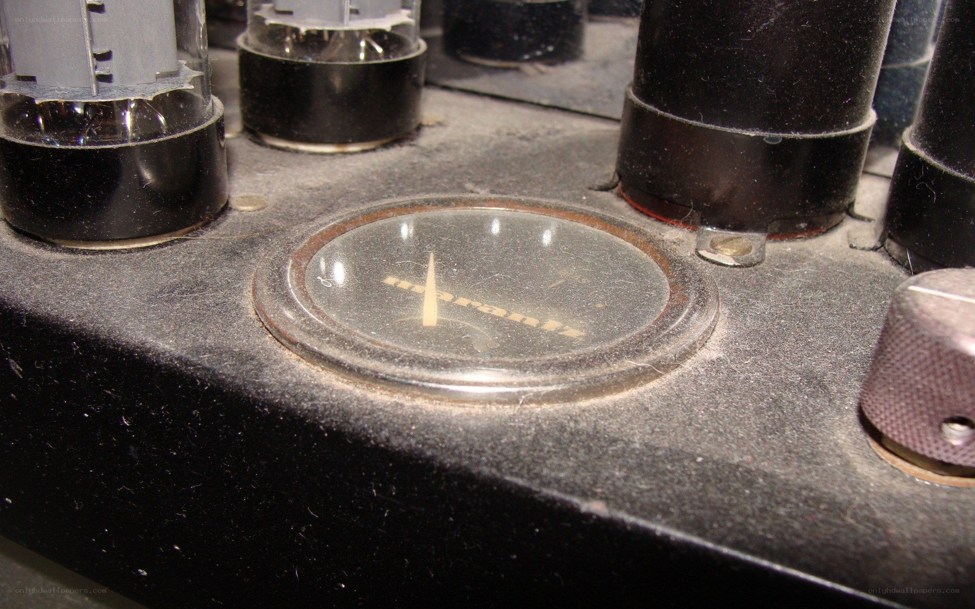 dusty vacuum tube device