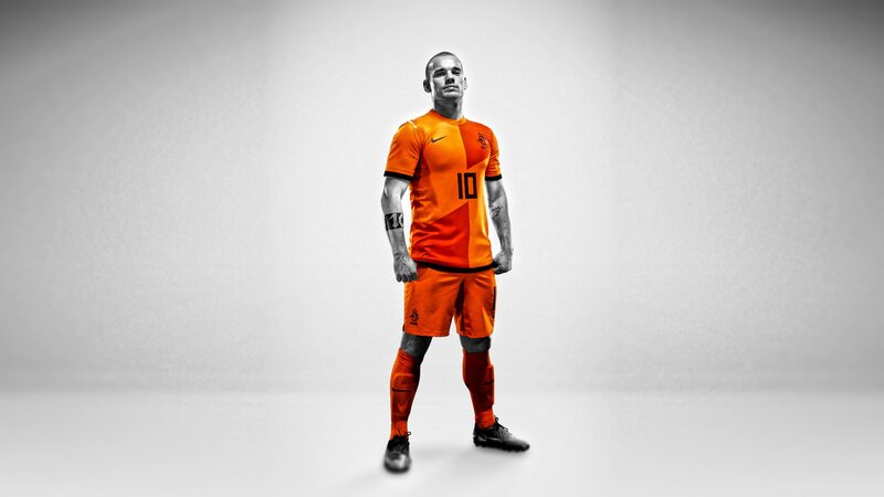 Dutch football player in orange kit