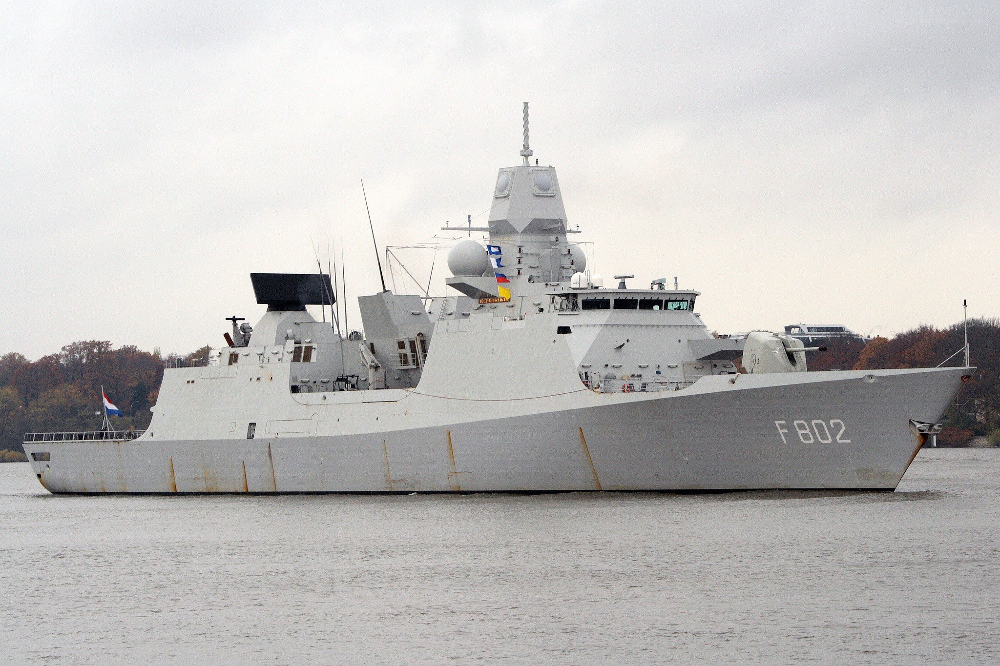 Dutch frigate F802