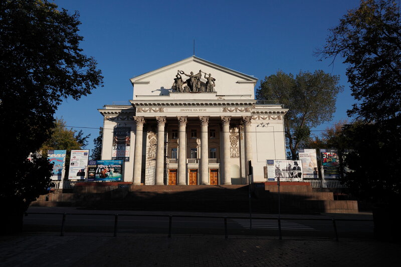 Dvorets na Yuzhe theater