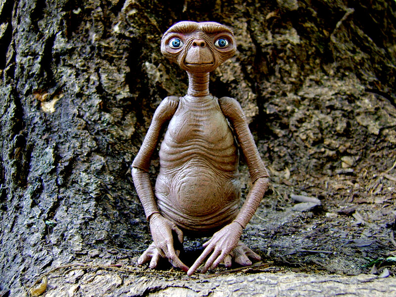E.T. the Extra-Terrestrial Figure