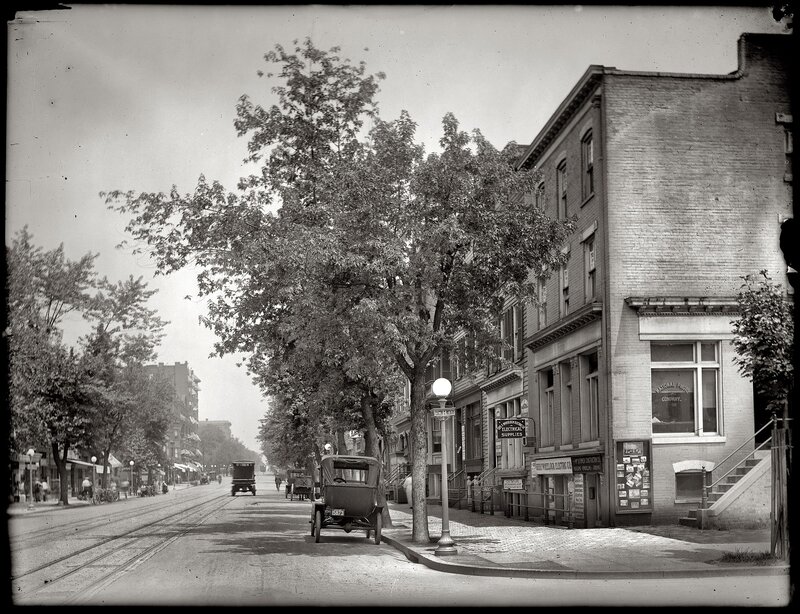 Early 20th-century street scene