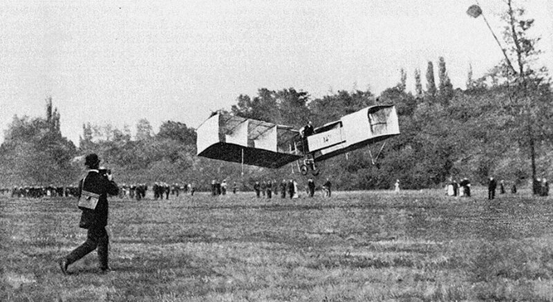 Early airplane flight demonstration