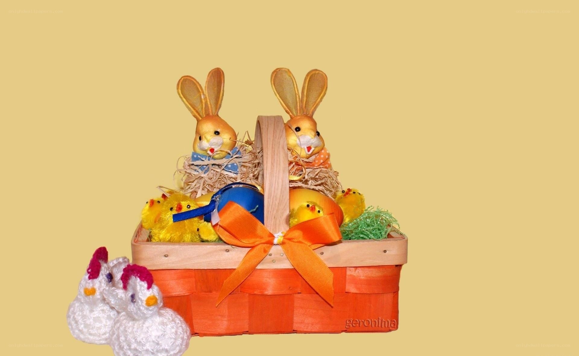 Easter basket with bunnies and chicks