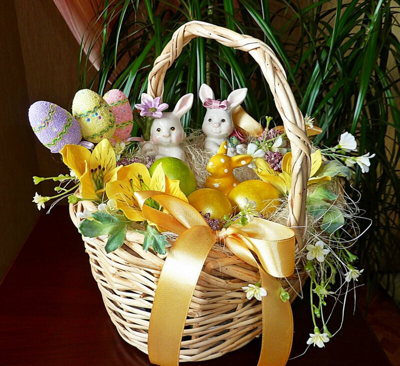 Easter Basket with Bunnies