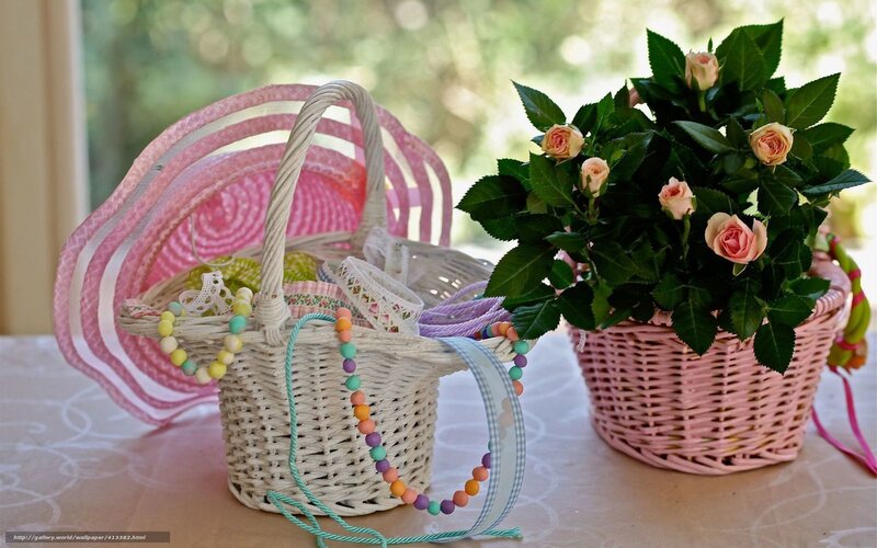 Easter baskets with flowers