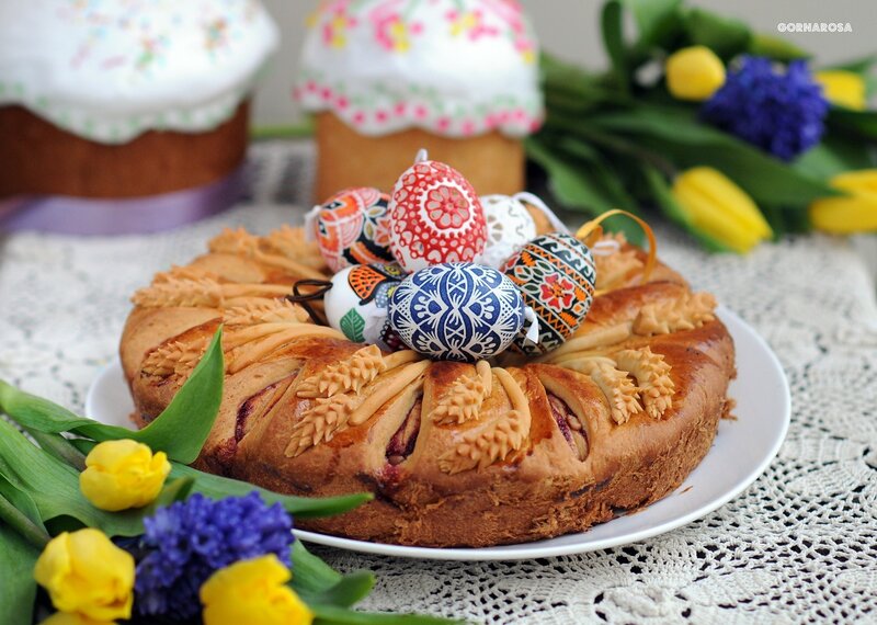 Easter Bread with Eggs — Brown