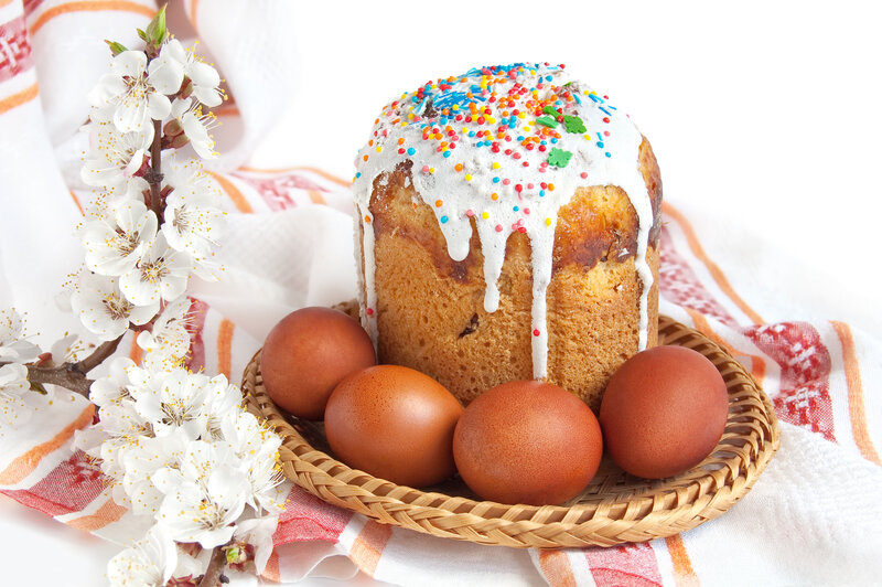 Easter Bread with Eggs — White