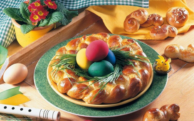 Easter Bread Wreath — Green, Festive
