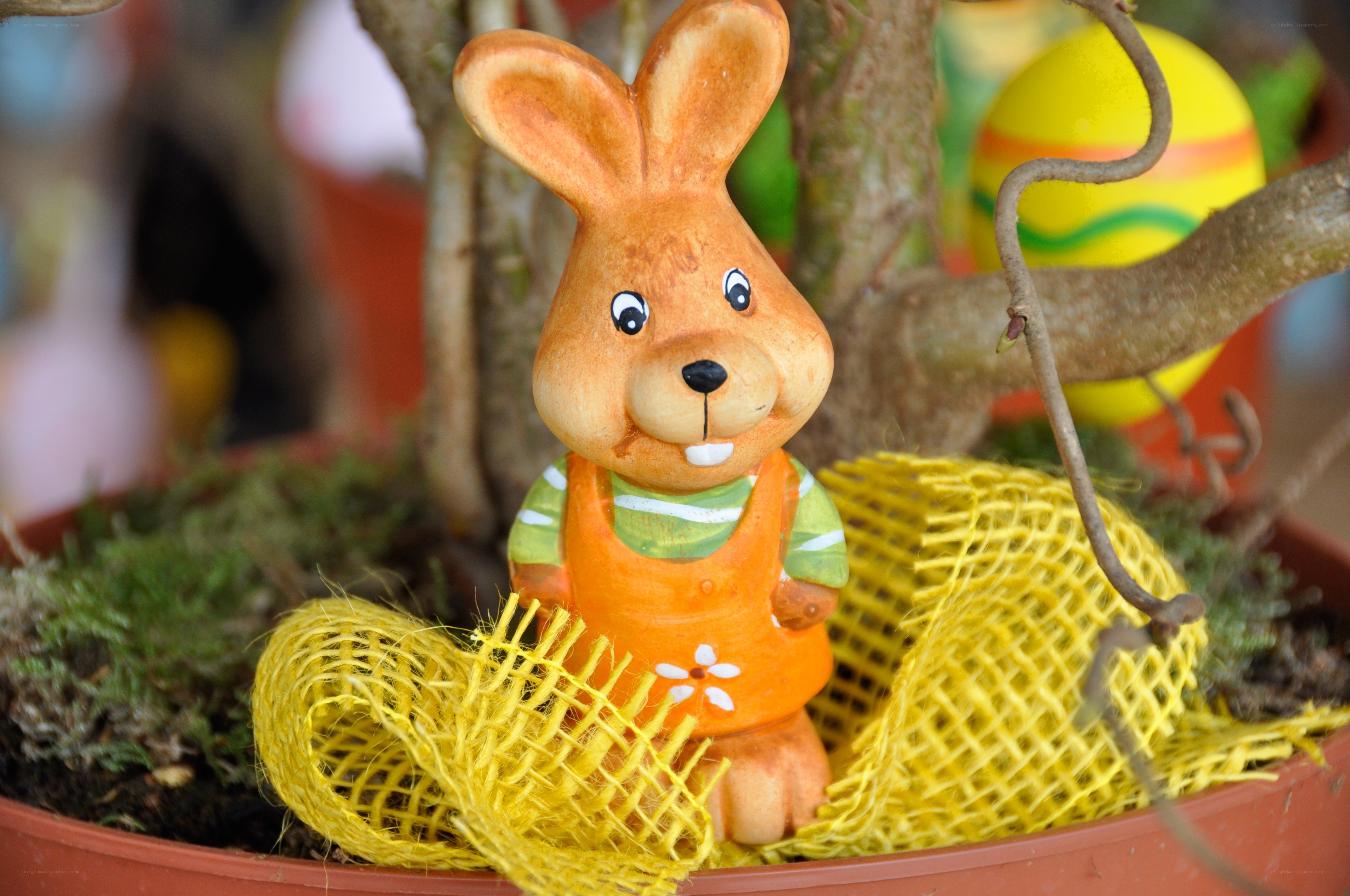 Easter bunny figurine in pot