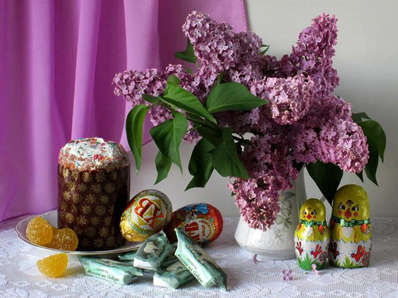 Easter Cake and Flowers — Purple, Festive