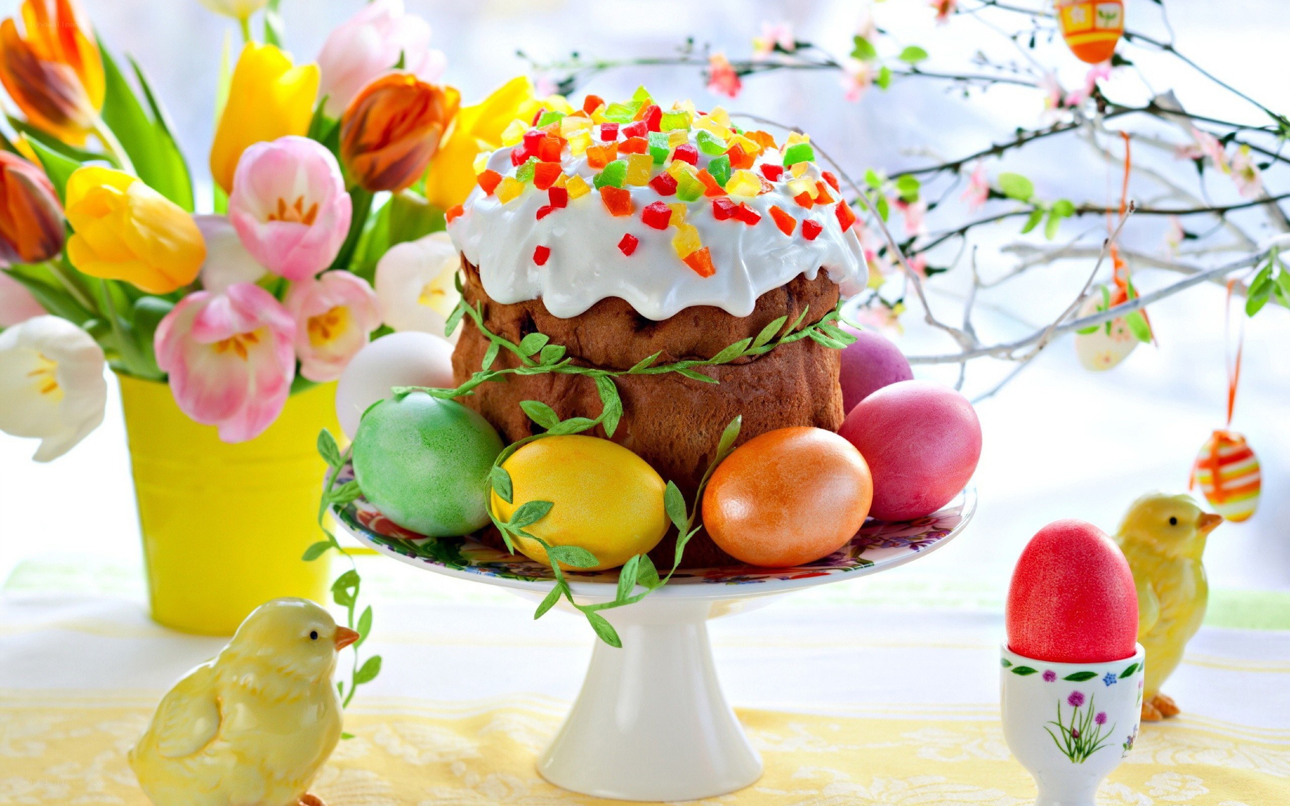 Easter cake with colorful eggs