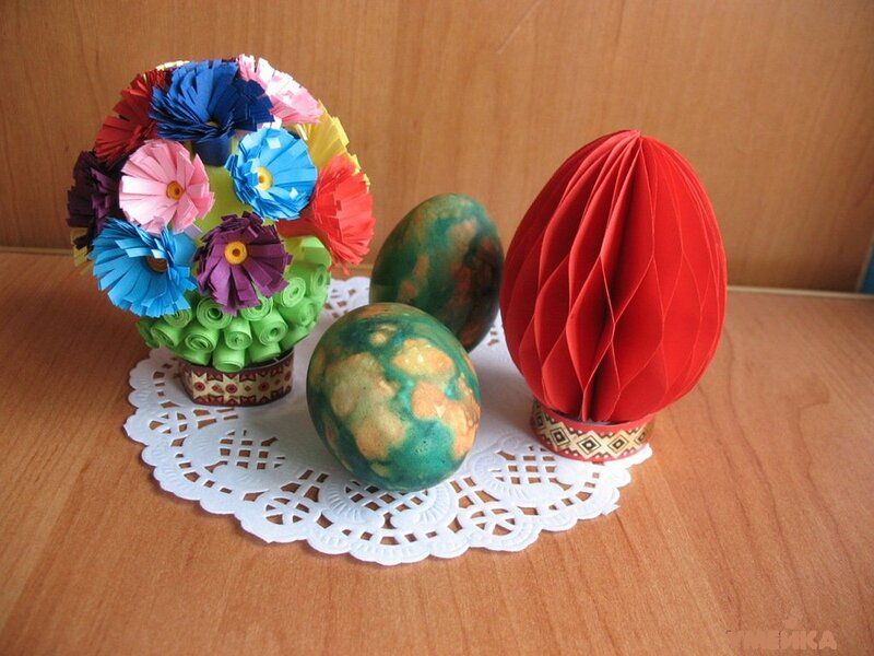 Easter Crafts on Doily