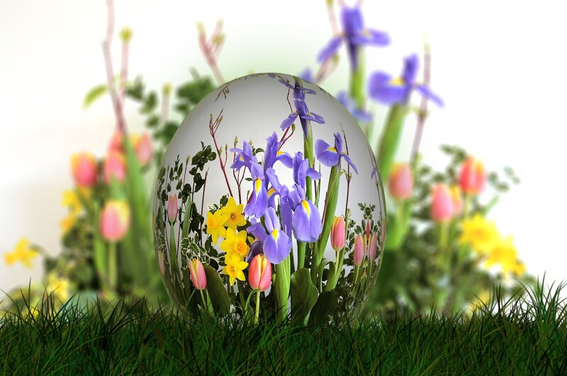 Easter Egg with Flowers — Green, Serene